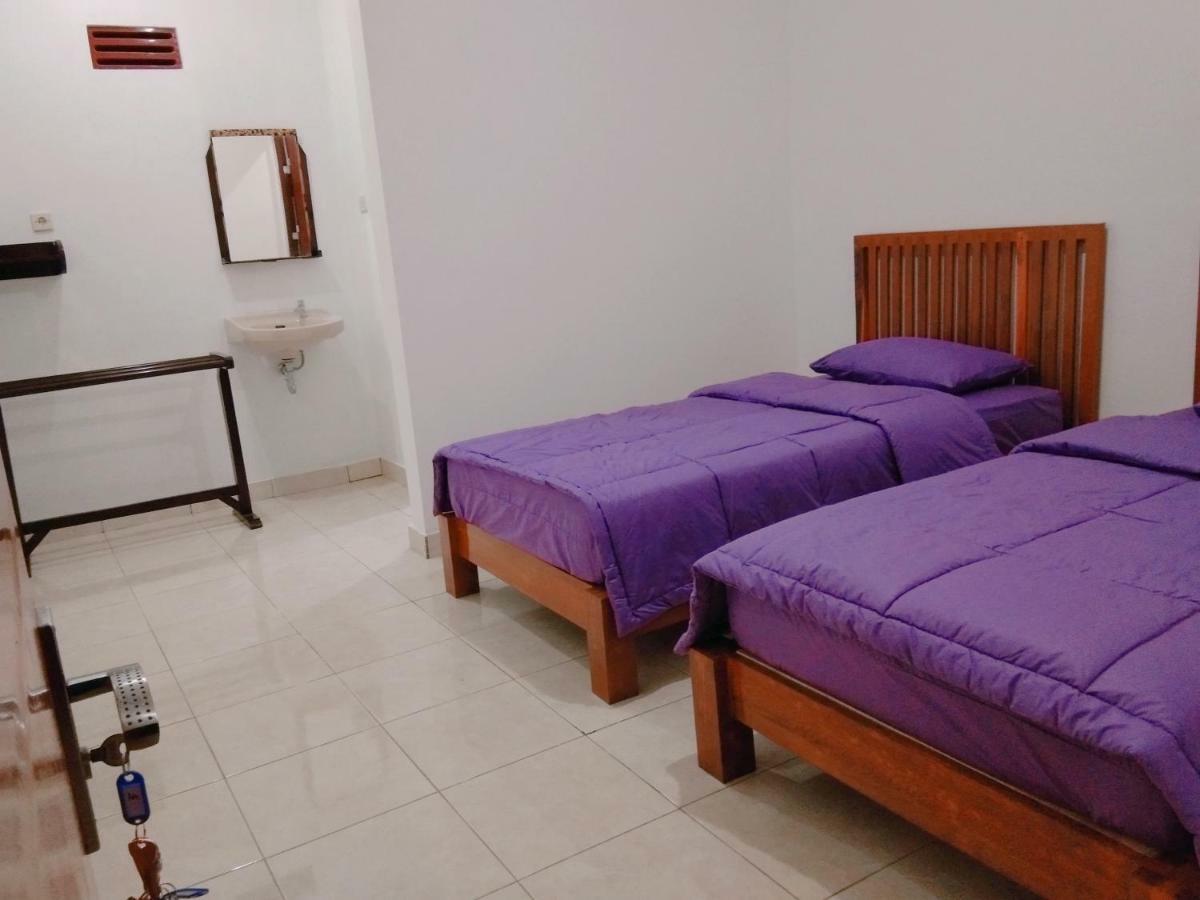 Safsia homestay Toyapakeh Exterior foto