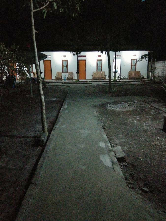 Safsia homestay Toyapakeh Exterior foto