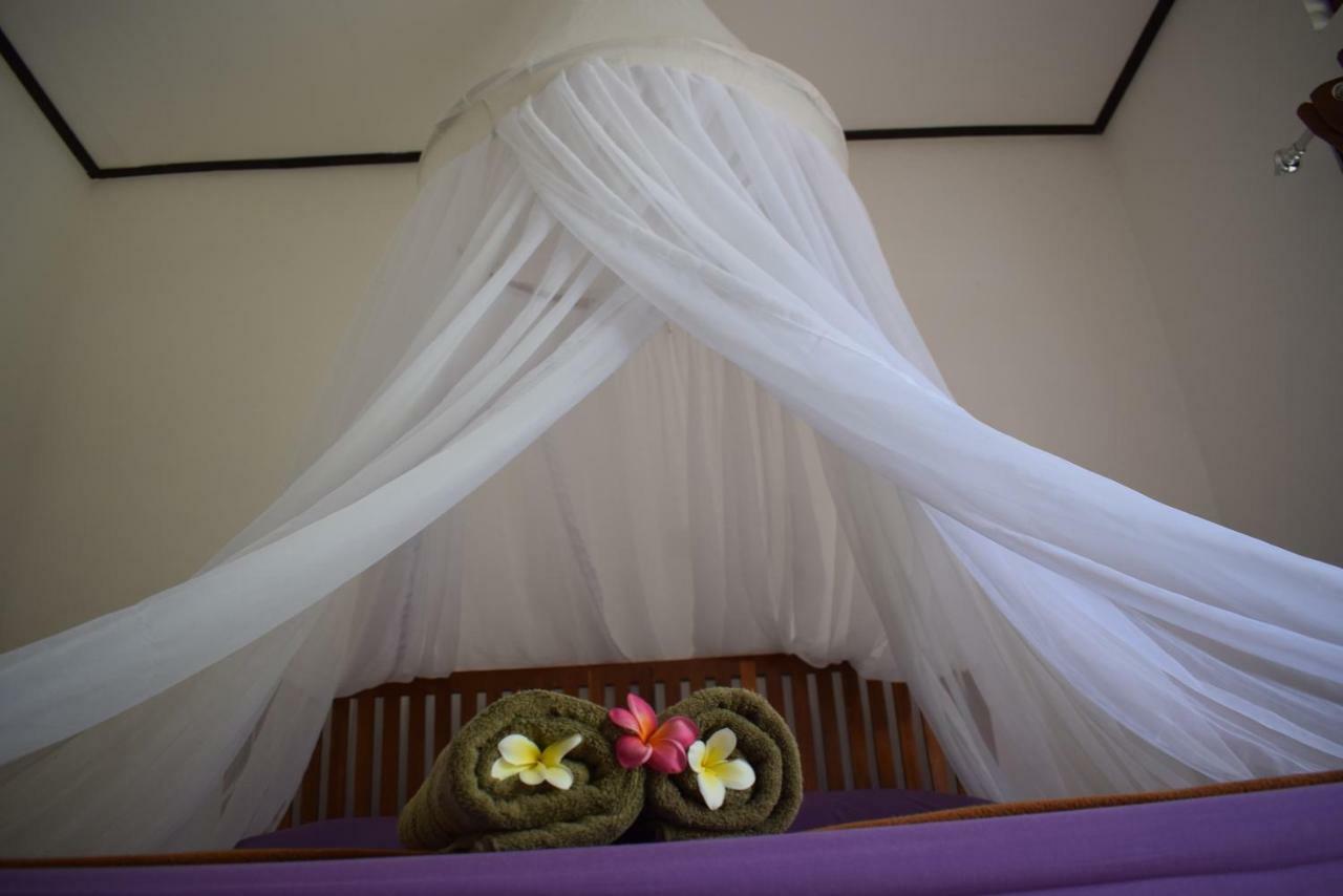 Safsia homestay Toyapakeh Exterior foto